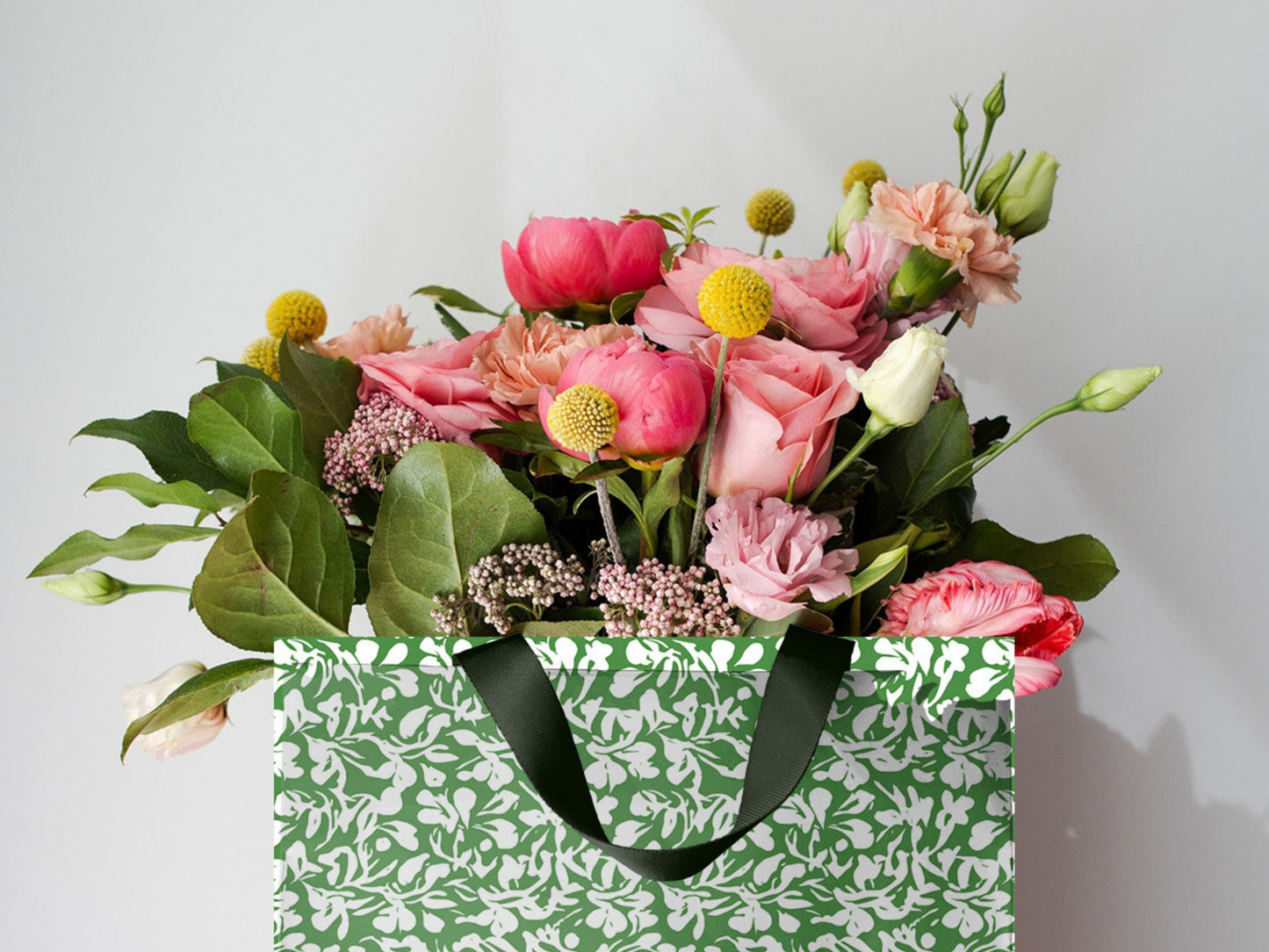 Large flower shapes pattern